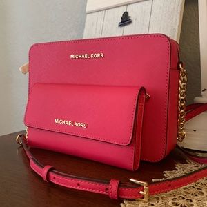 New Michael Kors Jet Set purse and wallet set 💖